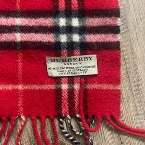 Classic red authentic Burberry (UK) scarf merino/cashmere blend